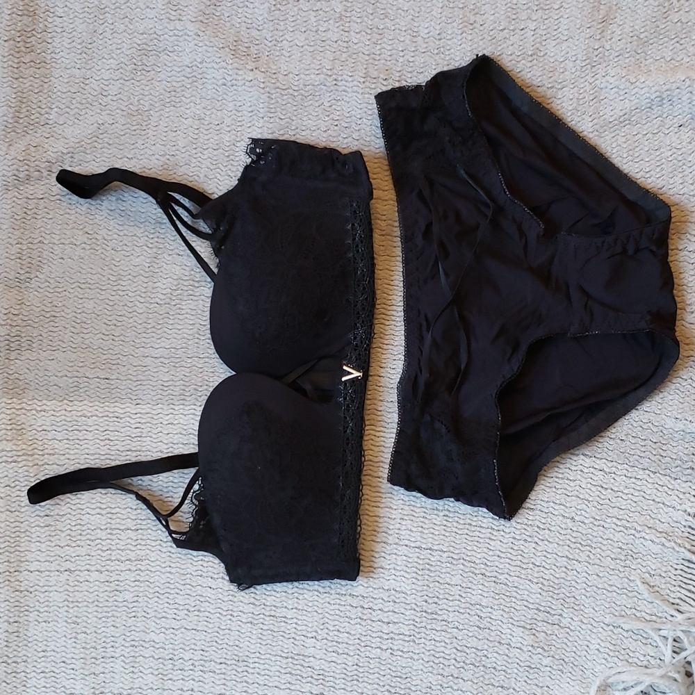 Bra & Panty Set 32 B NWOT